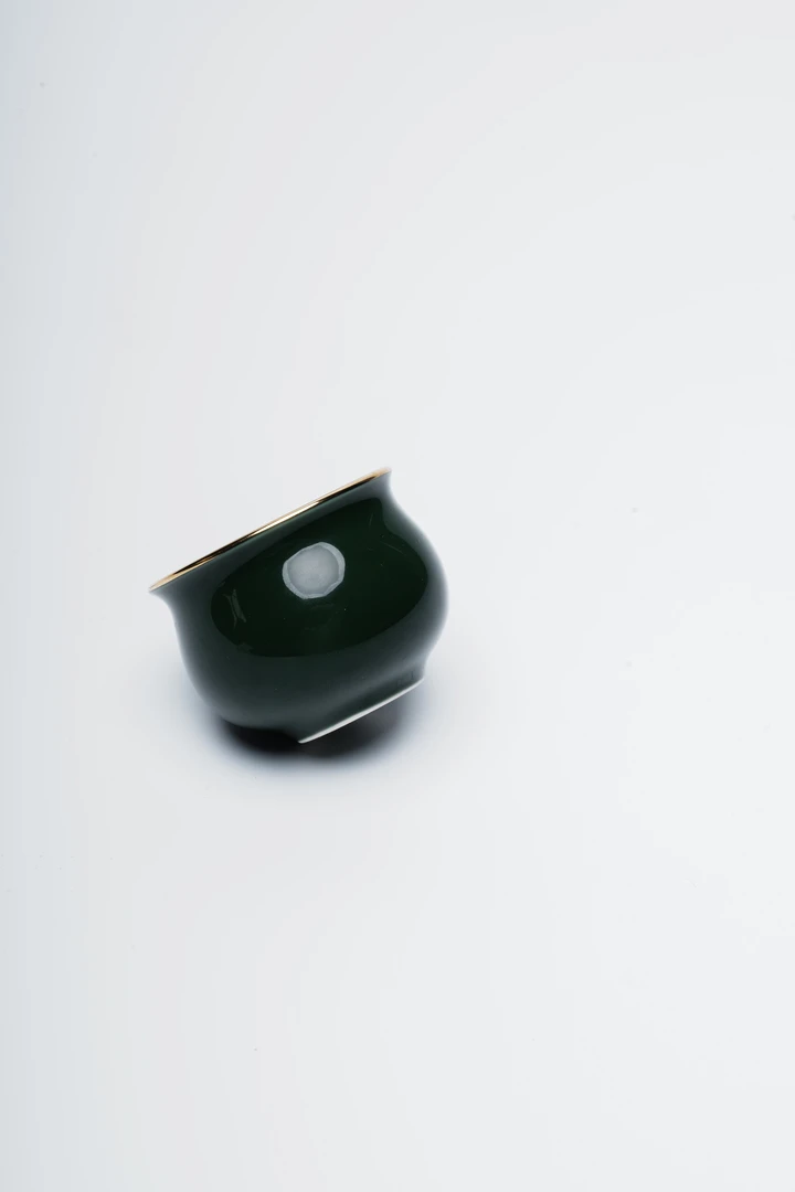 孔雀绿包金一口杯