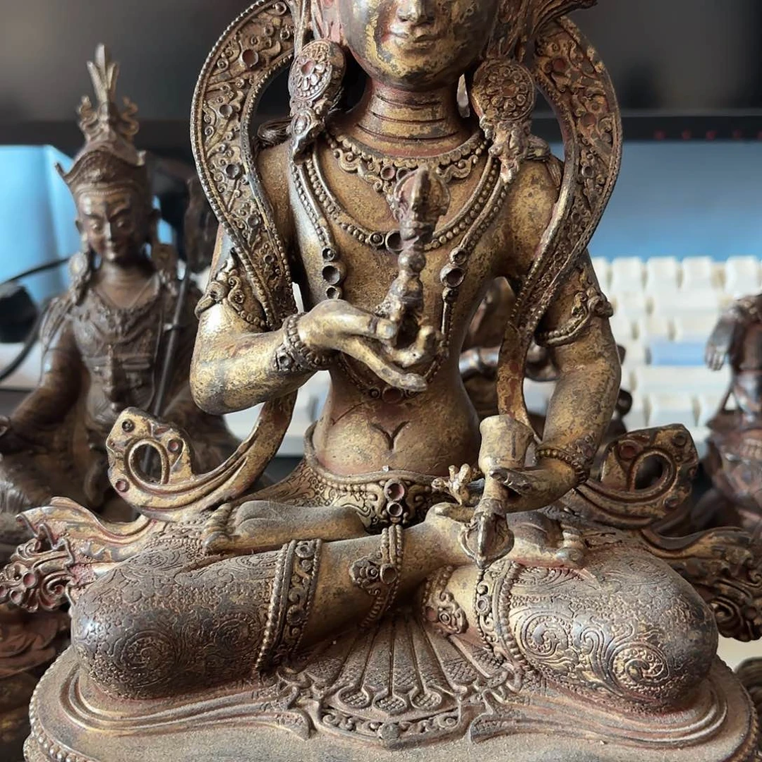 练**层金刚萨垛黄铜摆件