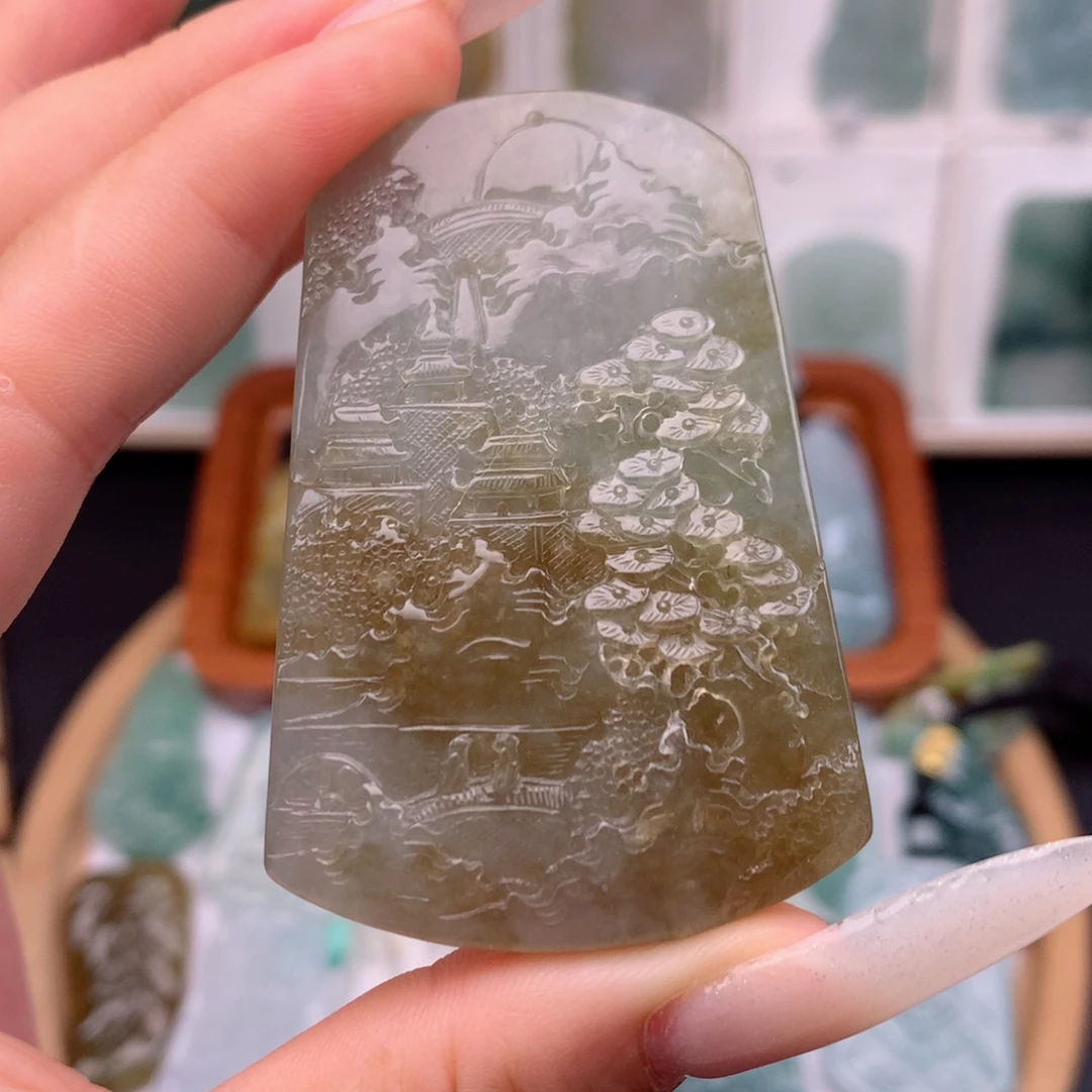 翡翠未镶嵌颈饰山水