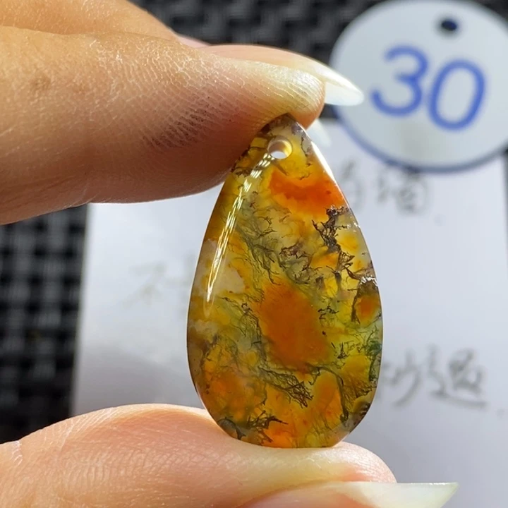 未镶嵌颈饰玛瑙/玉髓黟**您