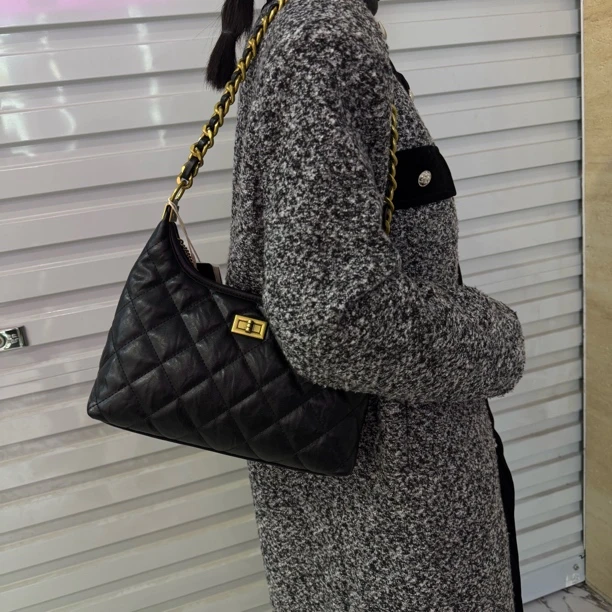 86157高品质经典百搭腋下月牙链条包