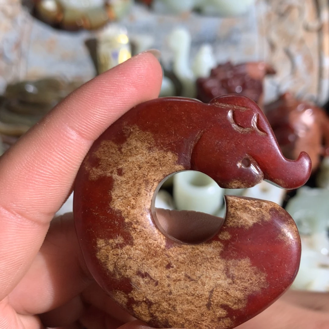 透闪石质玉未镶嵌颈饰