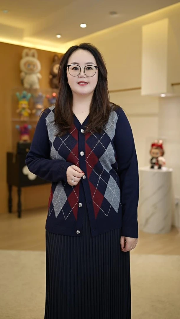【深圳霞姐】秋季上新大码女装菱形格学院风针织开衫