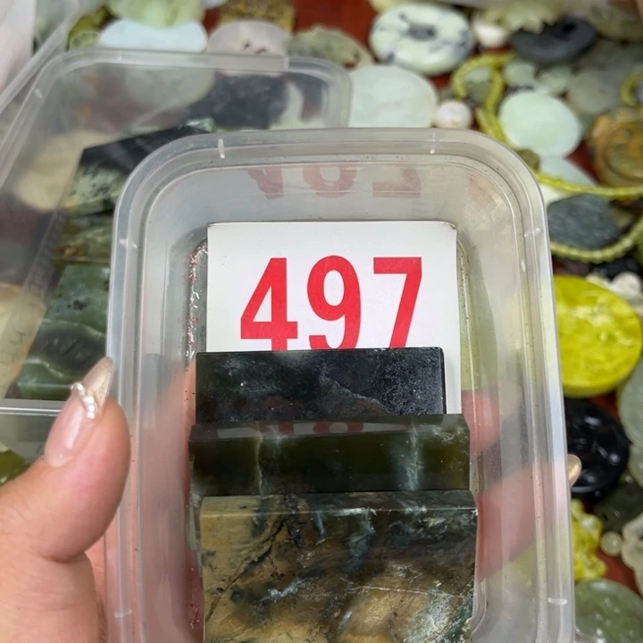 蛇纹石玉足银镀金镶嵌颈饰