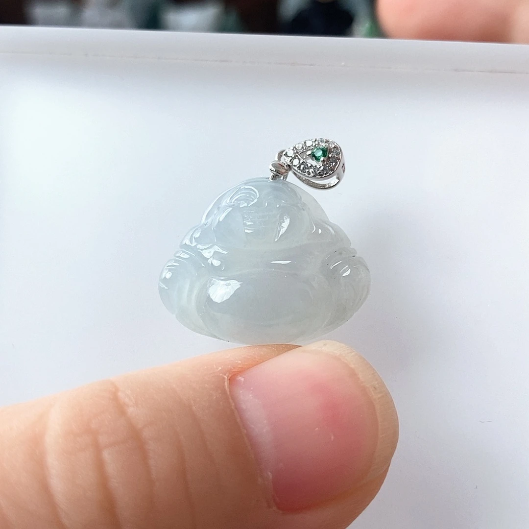 翡翠未镶嵌颈饰佛公