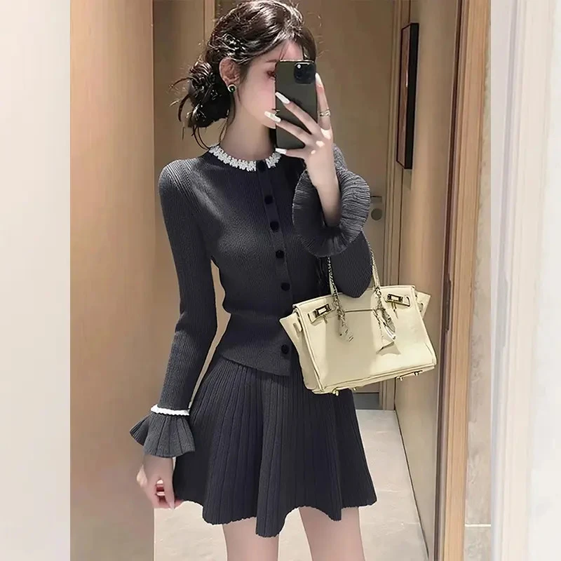 韩系入冬漂亮衣服一整套女装灰色喇叭袖针织毛衣外套半身裙两件套