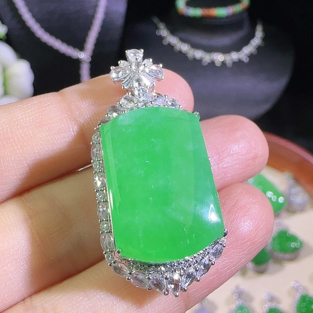 翡翠18K金镶嵌吊坠(不含链)