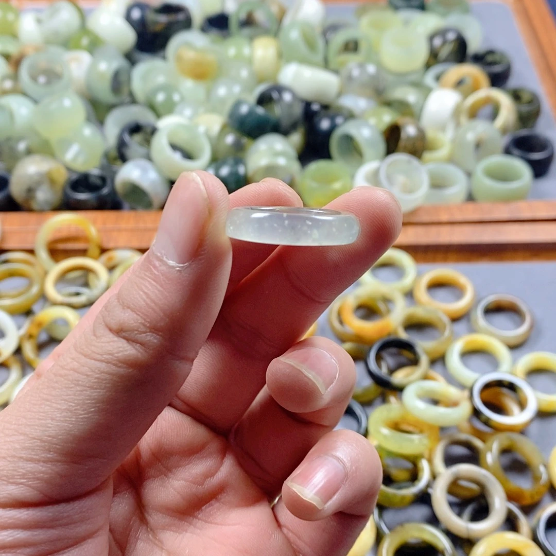 蛇纹石玉未镶嵌戒指12。