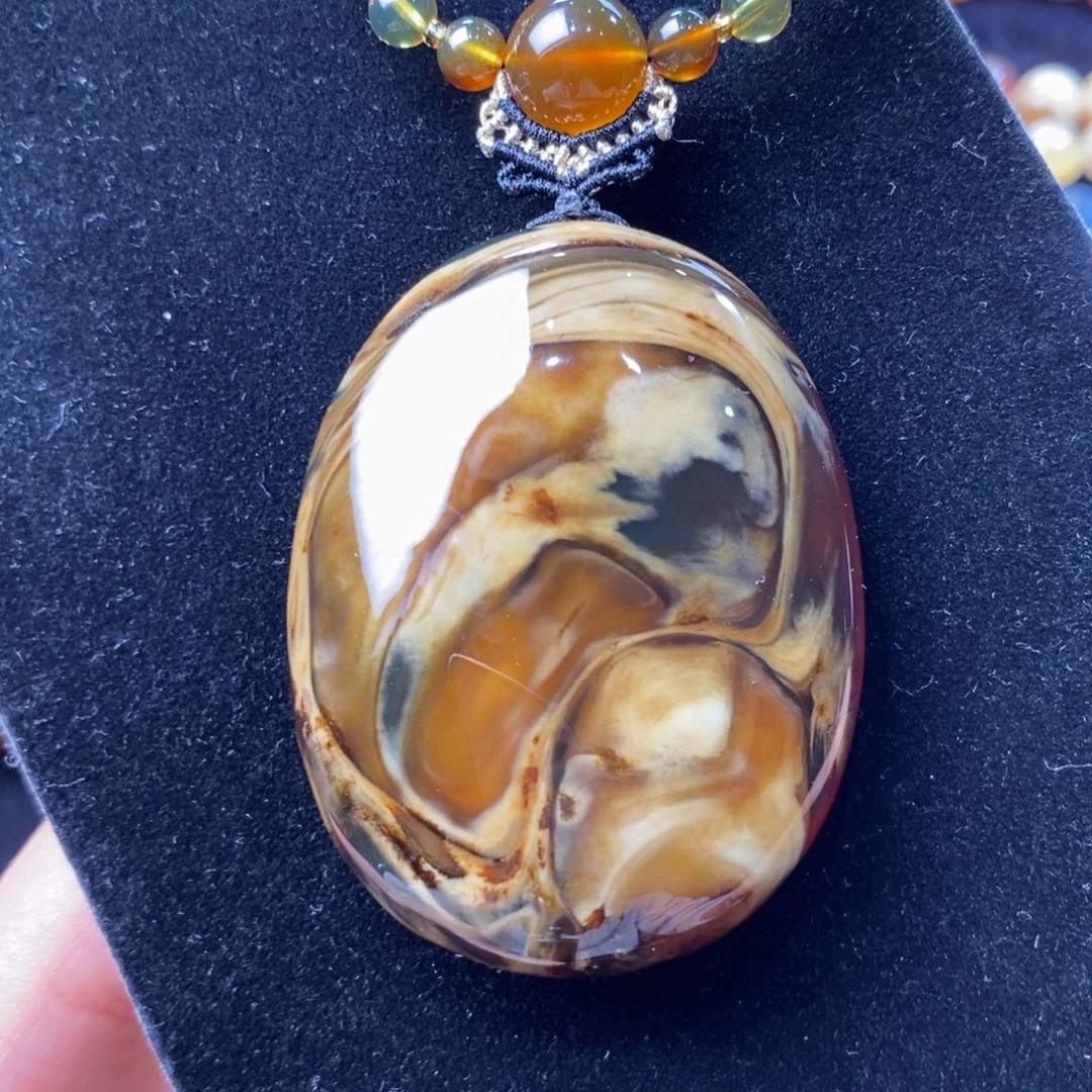 琥珀未镶嵌颈饰30克