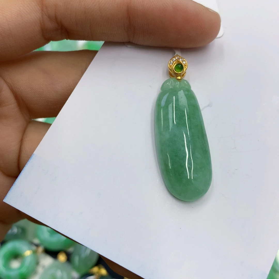 翡翠未镶嵌颈饰翡翠