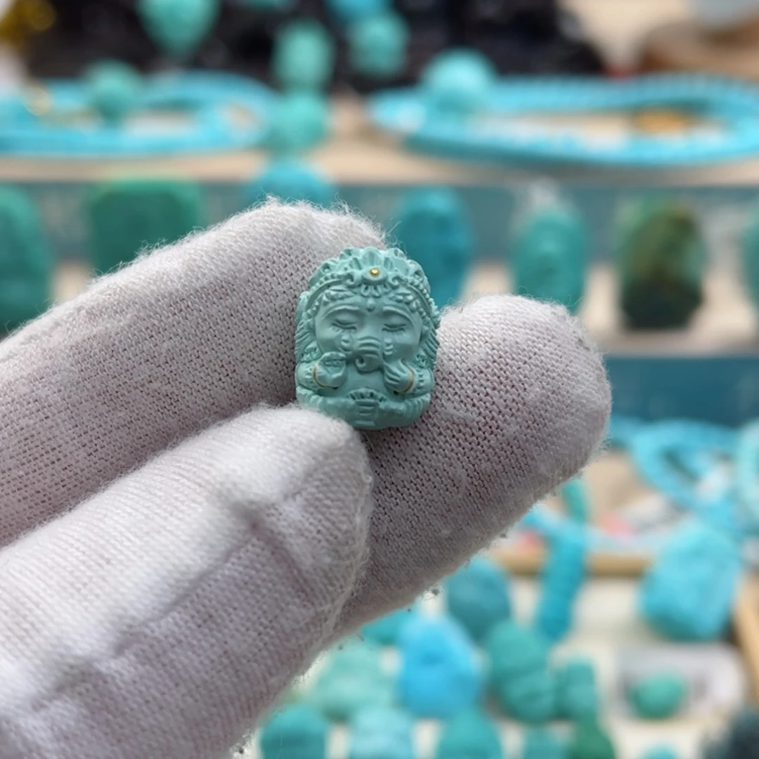 绿松石配饰未镶嵌