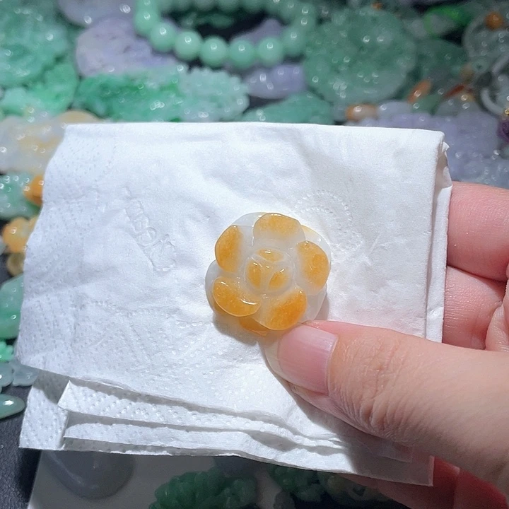 颈饰未镶嵌翡翠天