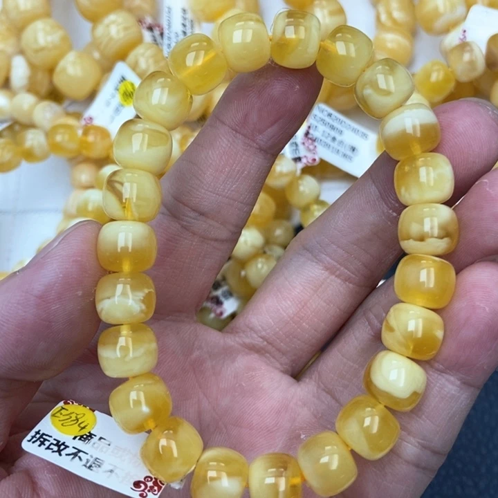 琥珀未镶嵌珠宝奇石25