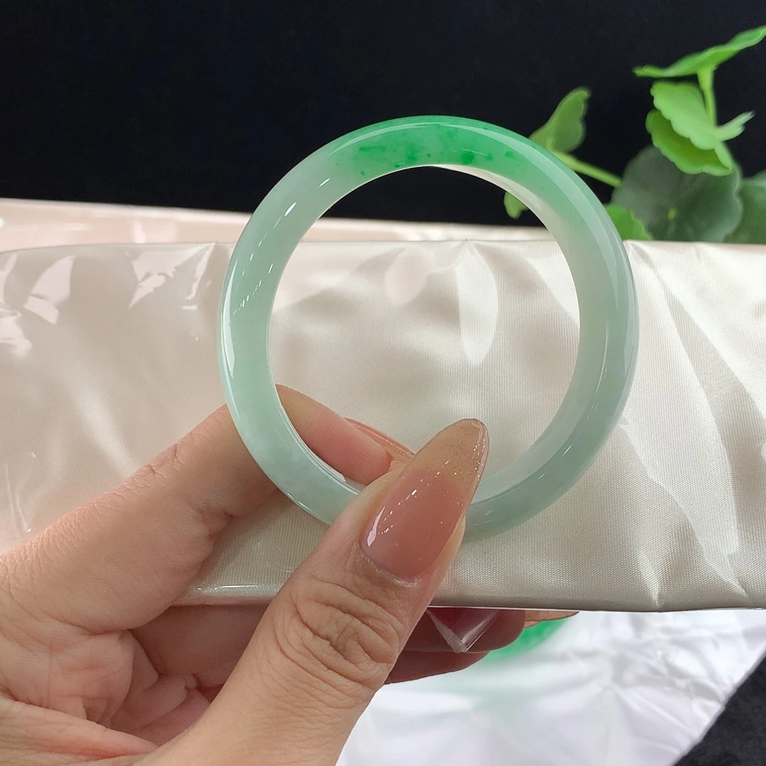 翡翠未镶嵌手镯正53