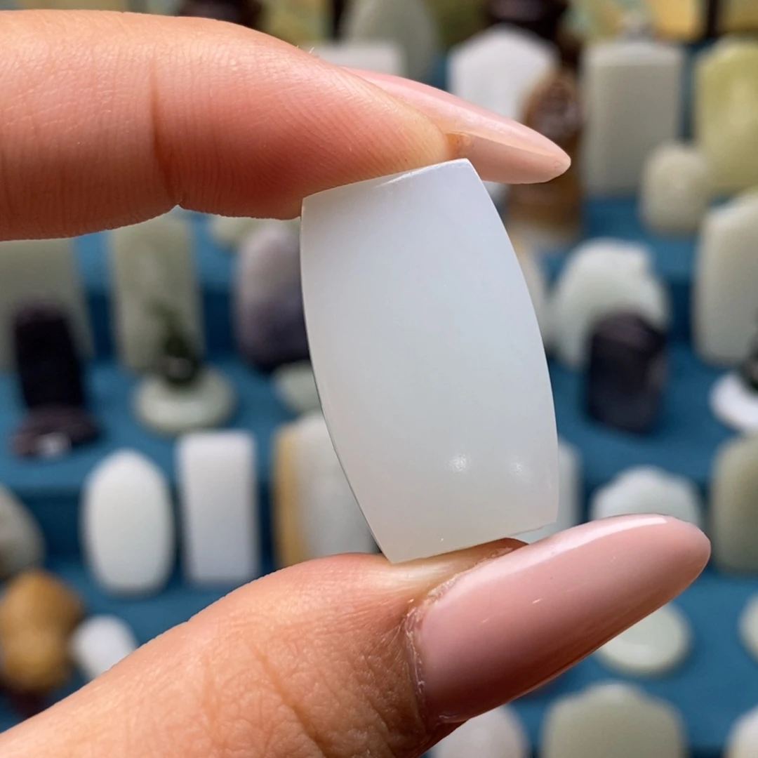 颈饰未镶嵌和田玉嘻**韩