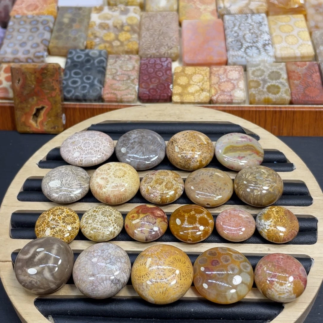 硅化玉未镶嵌颈饰大圆饼30米1个