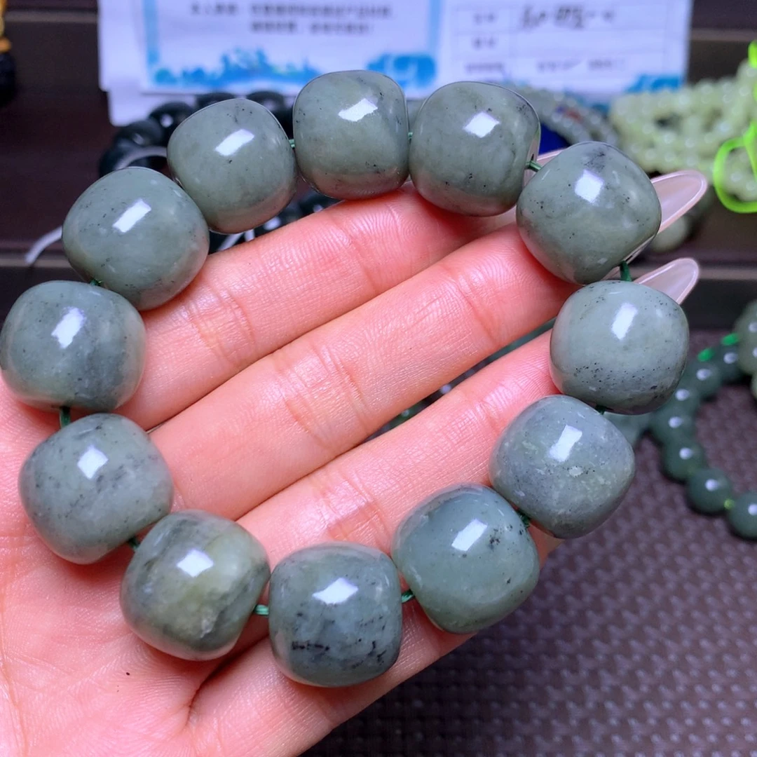 未镶嵌手串和田玉卡18