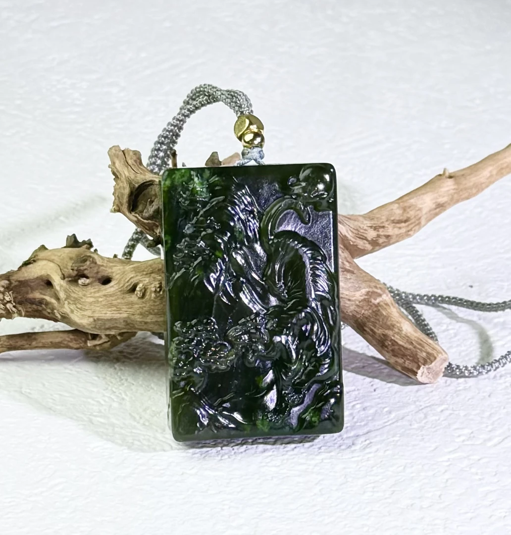 新疆玛纳斯碧玉- 下山虎吊坠无事牌