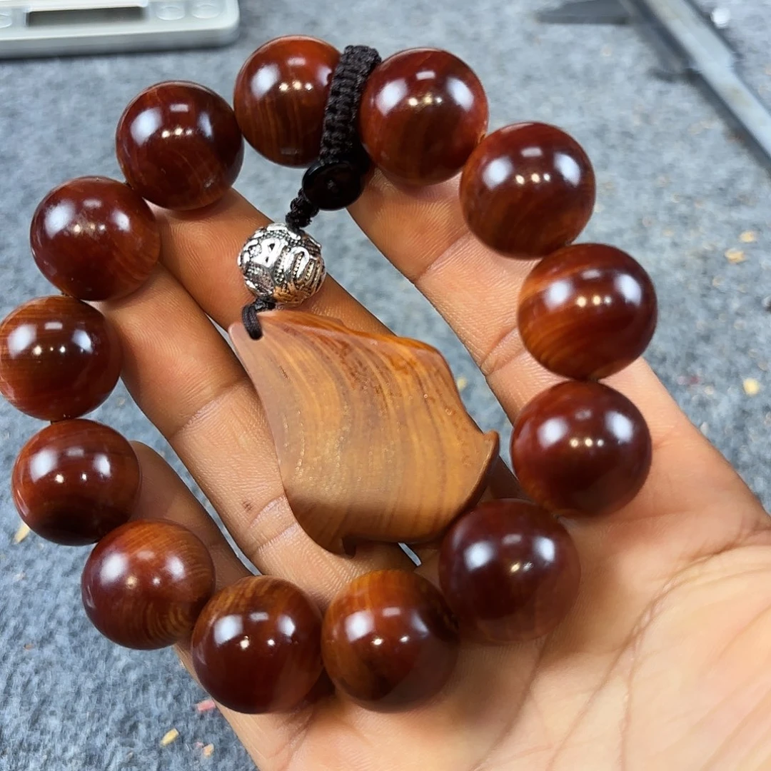 崖柏1.8骨料南红底 果冻糖心沉水