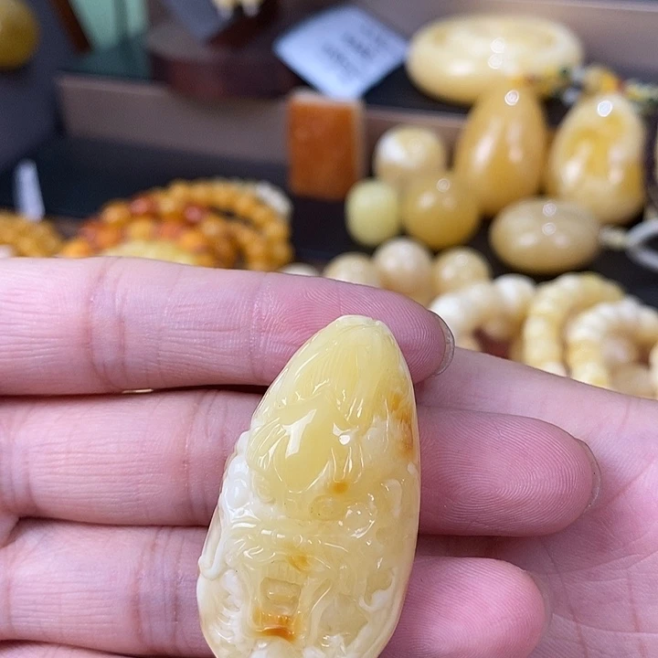 琥珀未镶嵌裸石龙牌