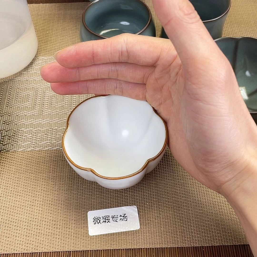 瓷片。。。。。。。。。。。。。。
