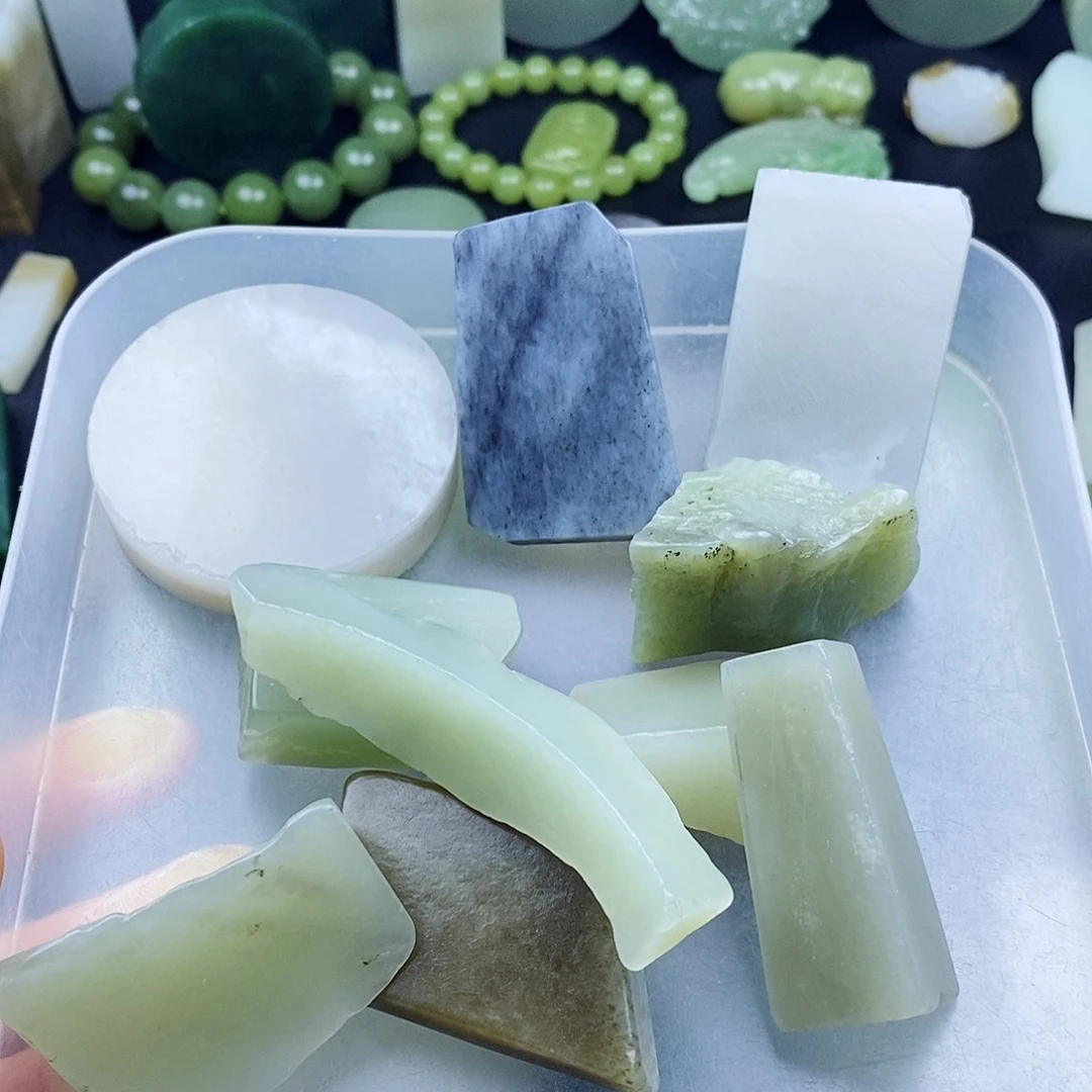 和田玉未镶嵌耳坠踏****?