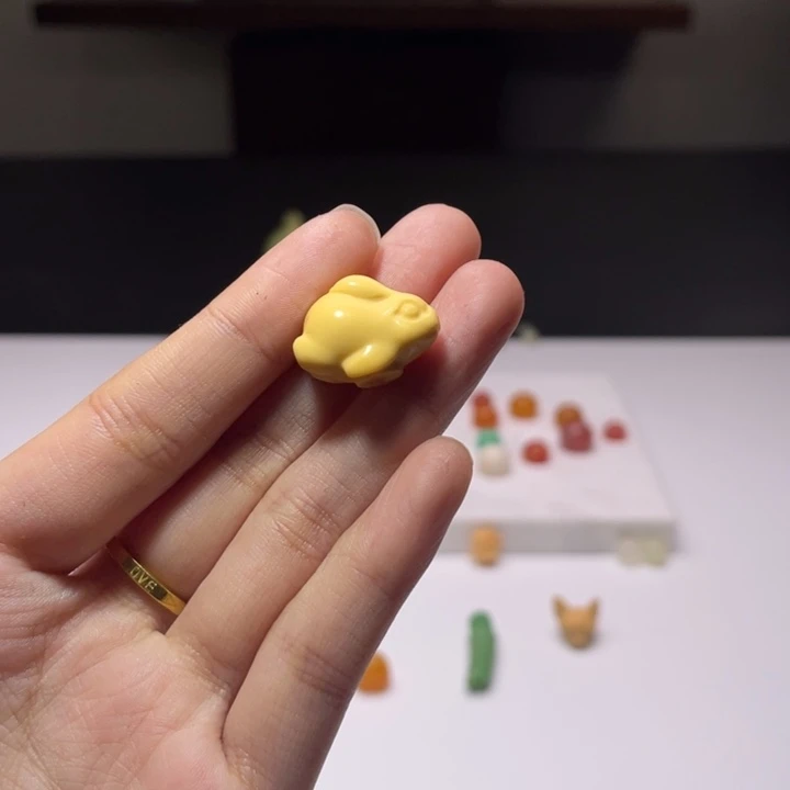 石英质玉（缅黄）未镶嵌颈饰