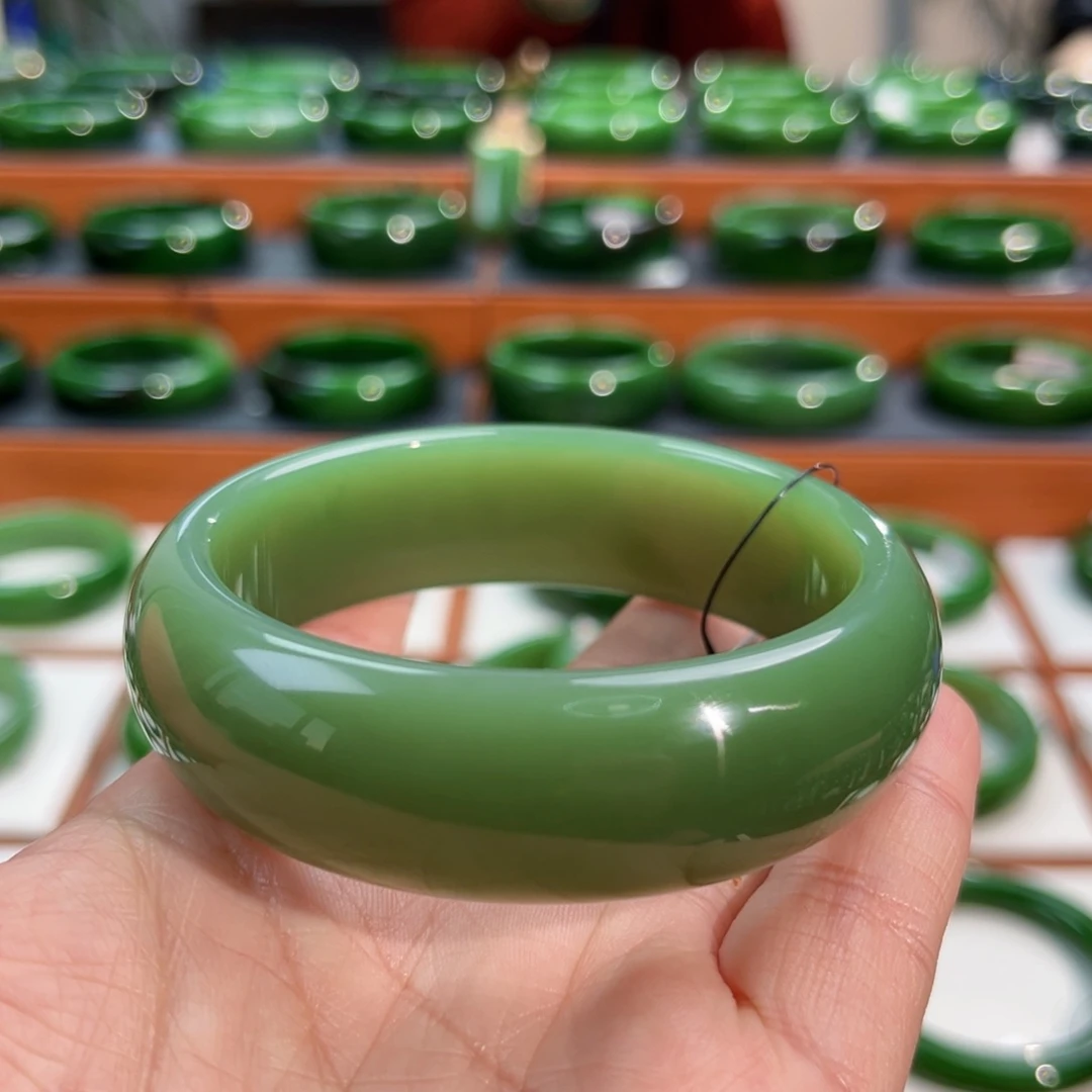 未镶嵌手镯和田玉（碧玉）