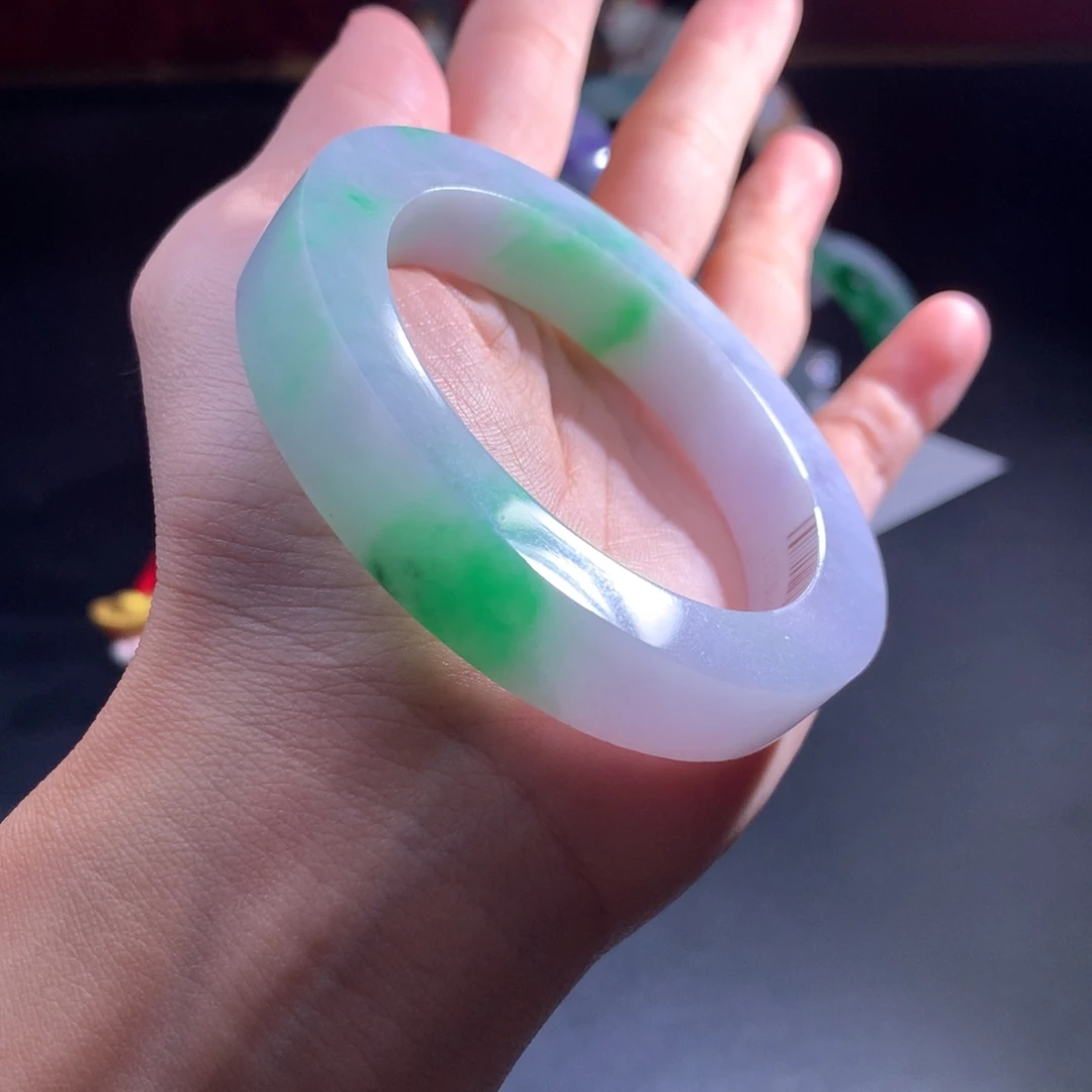 定制翡翠未镶嵌翡翠手镯