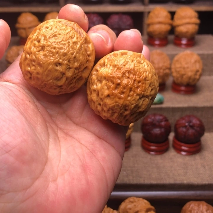 橄榄核吊坠19团凤绣球40