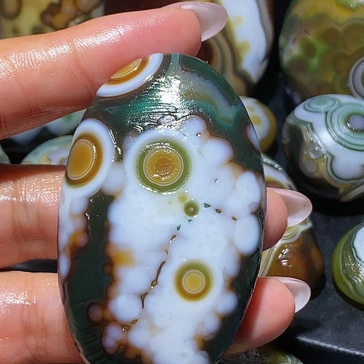 玛瑙/玉髓未镶嵌珠宝奇石76