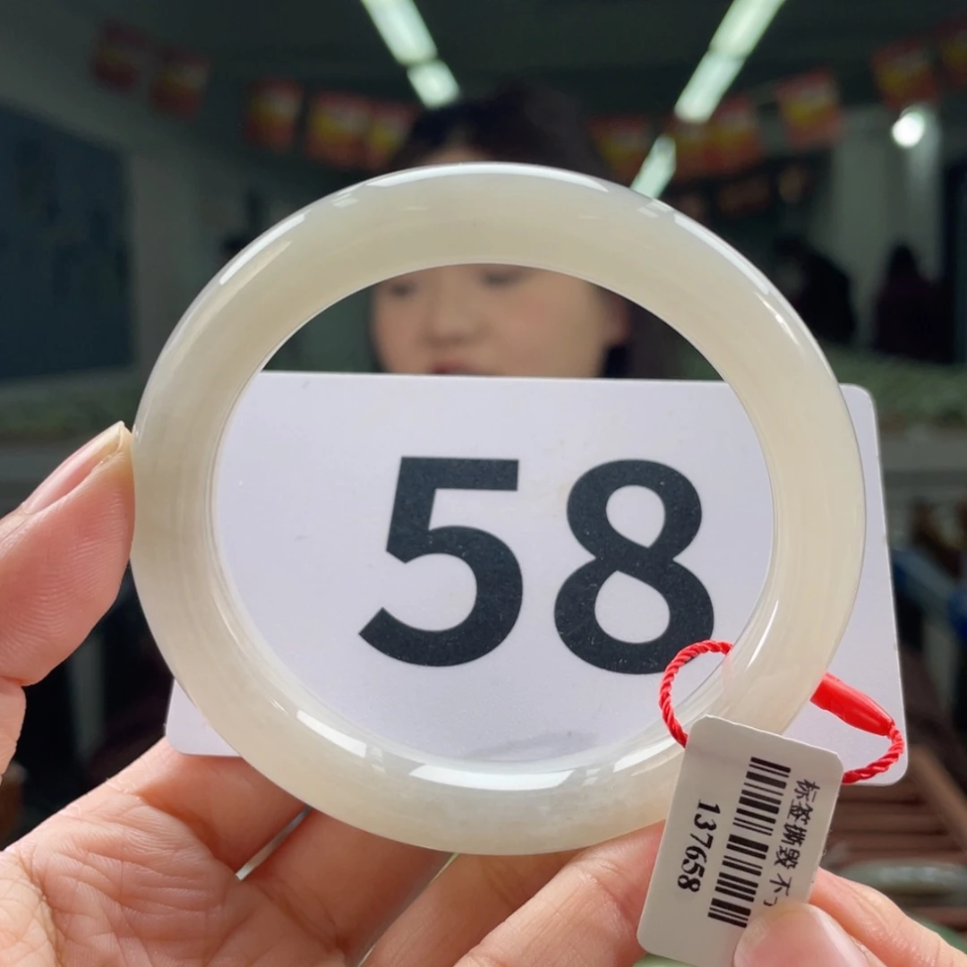 未镶嵌手镯和田玉微瑕