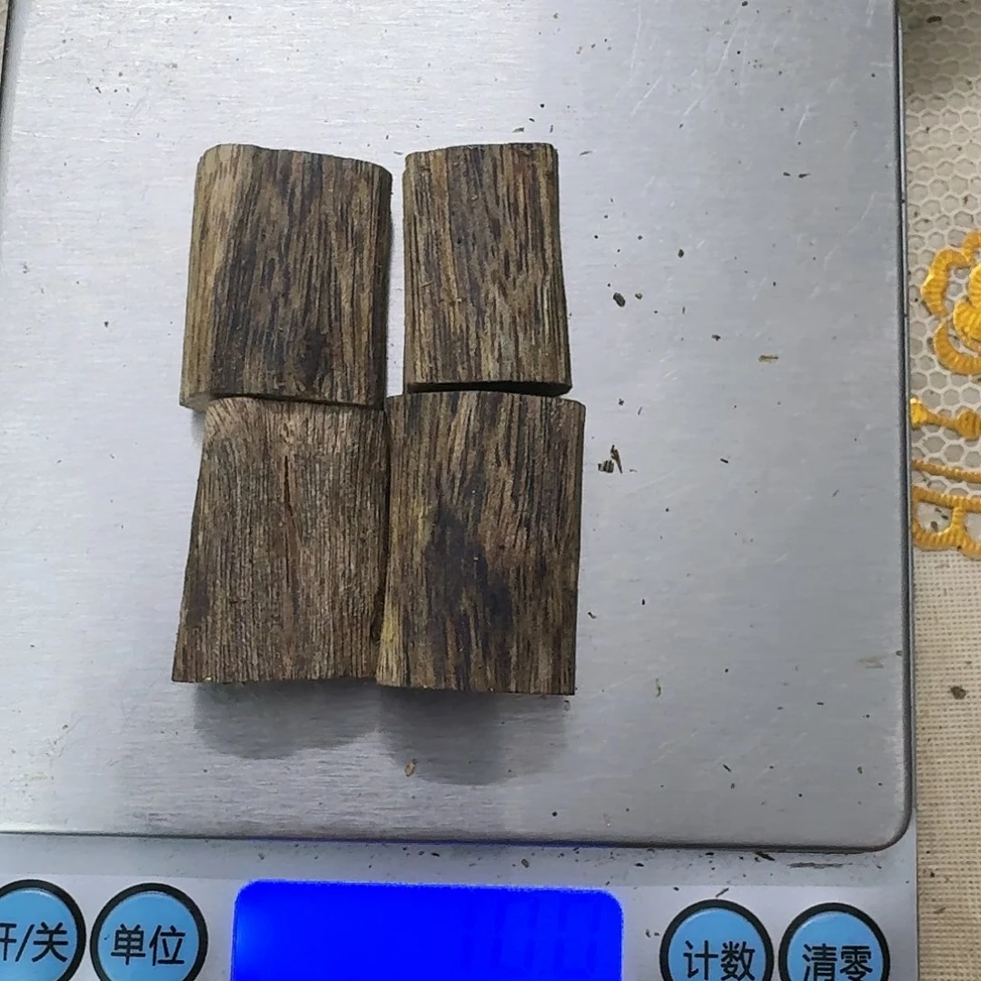 沉香沉香枕奇楠素牌把件发货4个10克