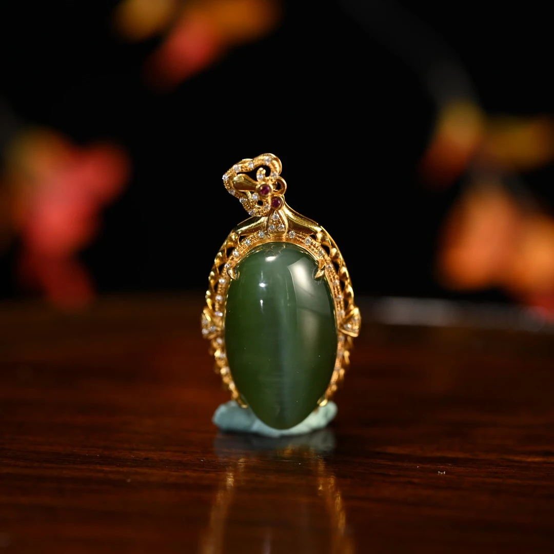 Lot8830 HP6803695和田玉碧玉猫眼挂件/杭拍