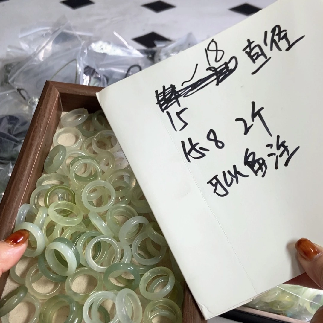 岫玉吊坠吊坠未镶嵌多样性，发一个