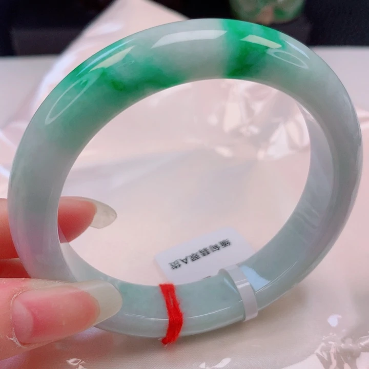 翡翠未镶嵌手镯58圈