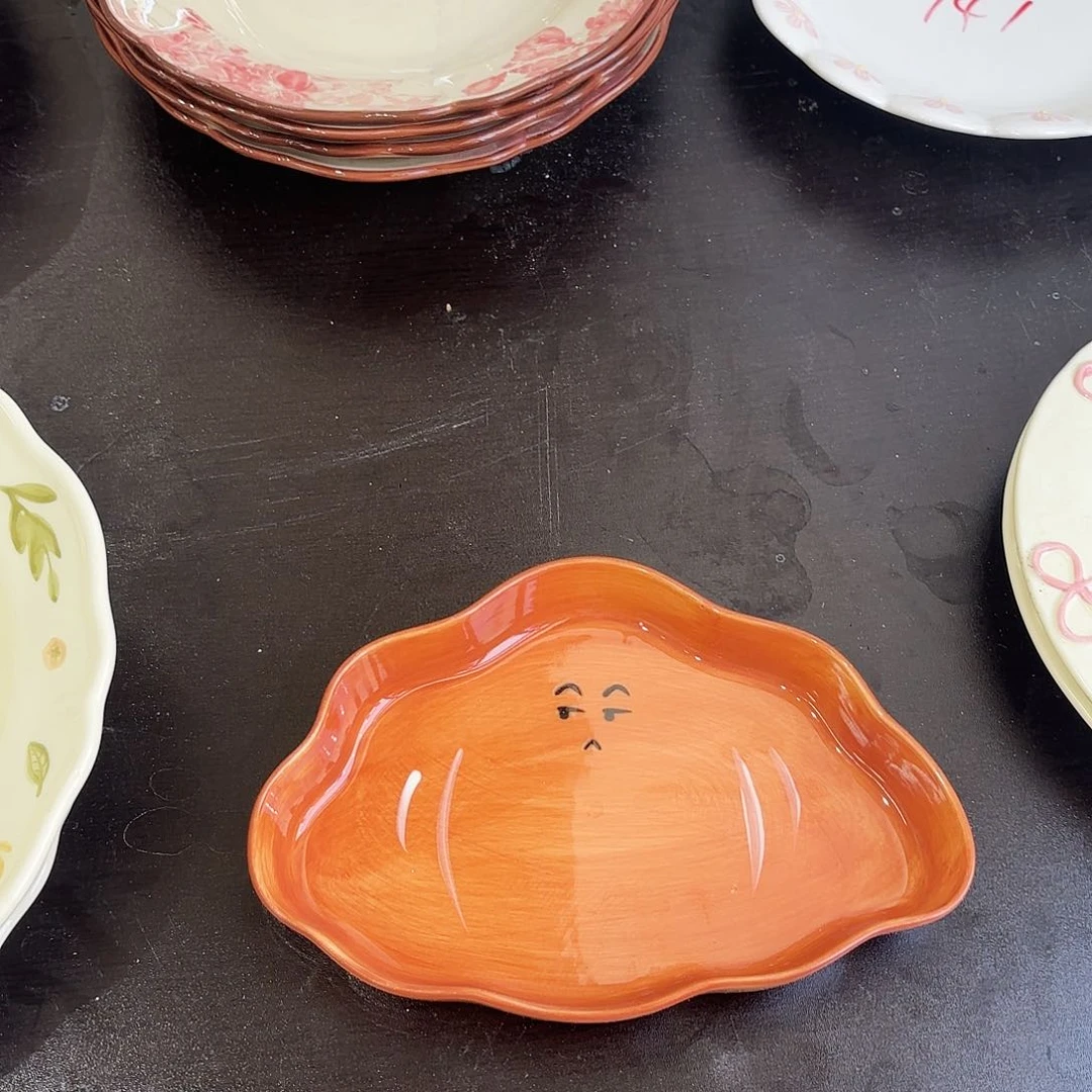 陶微瑕一个737牛角包一个