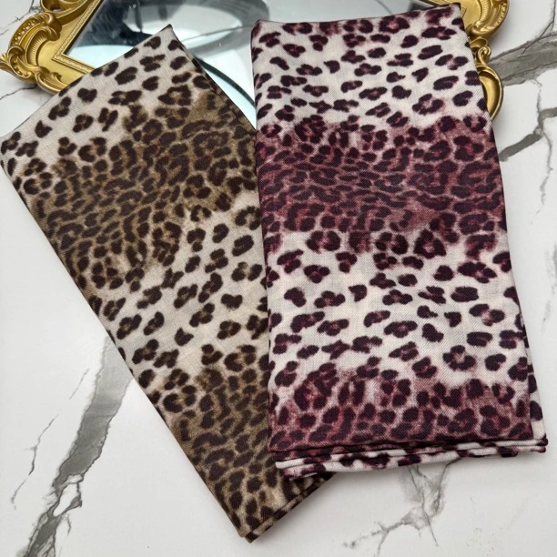 丝纡---复古豹纹    时尚百搭丝毛135*135披肩围巾