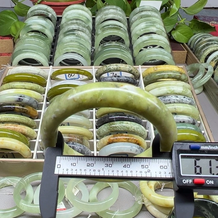 蛇纹石玉未镶嵌手镯59