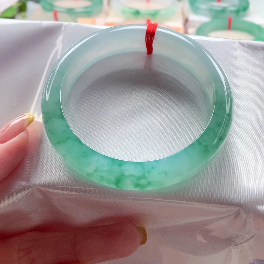 E****翡翠未镶嵌手镯55.3 海蓝之谜毕业底妆 灵