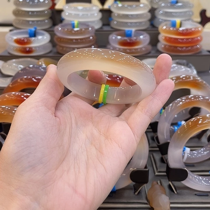 玛瑙/玉髓未镶嵌手镯44