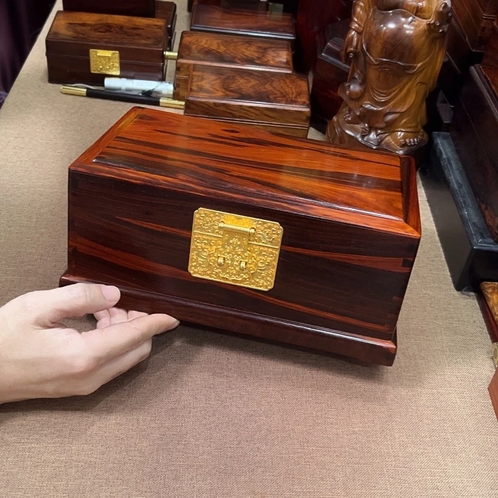 张***涯贡木小叶紫檀翻盖首饰盒