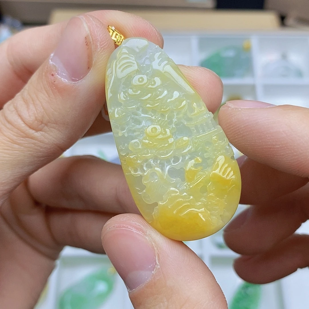 翡翠颈饰18K金镶嵌翡翠