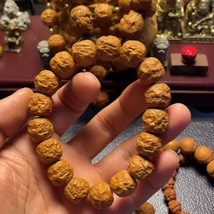 翘***狗猴头核桃雕刻大枣