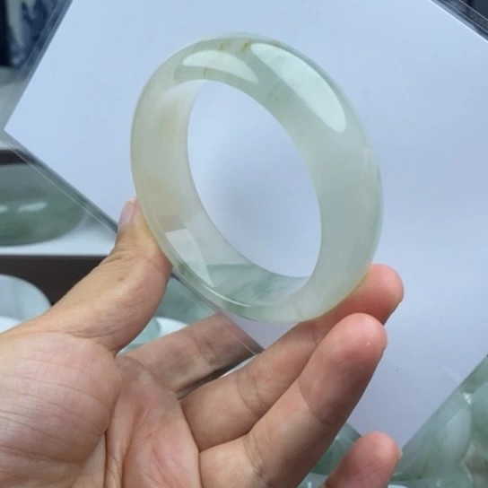 未镶嵌手镯石英质玉（金丝玉）