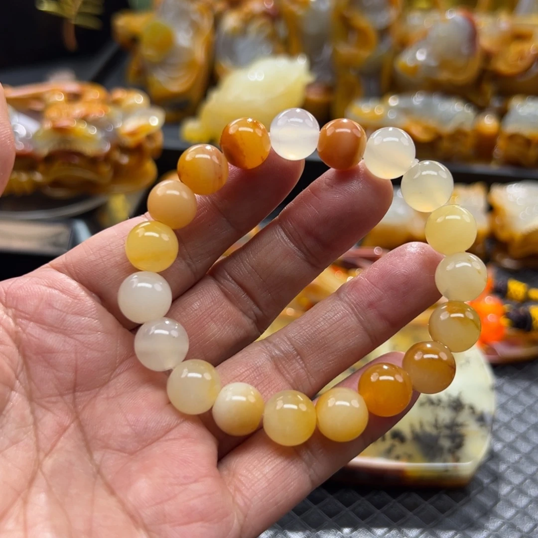 石英质玉未镶嵌颈饰