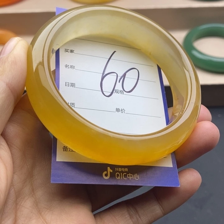 石英质玉未镶嵌手镯