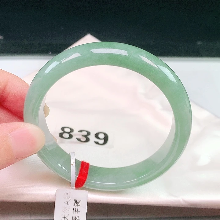 翡翠未镶嵌手镯839