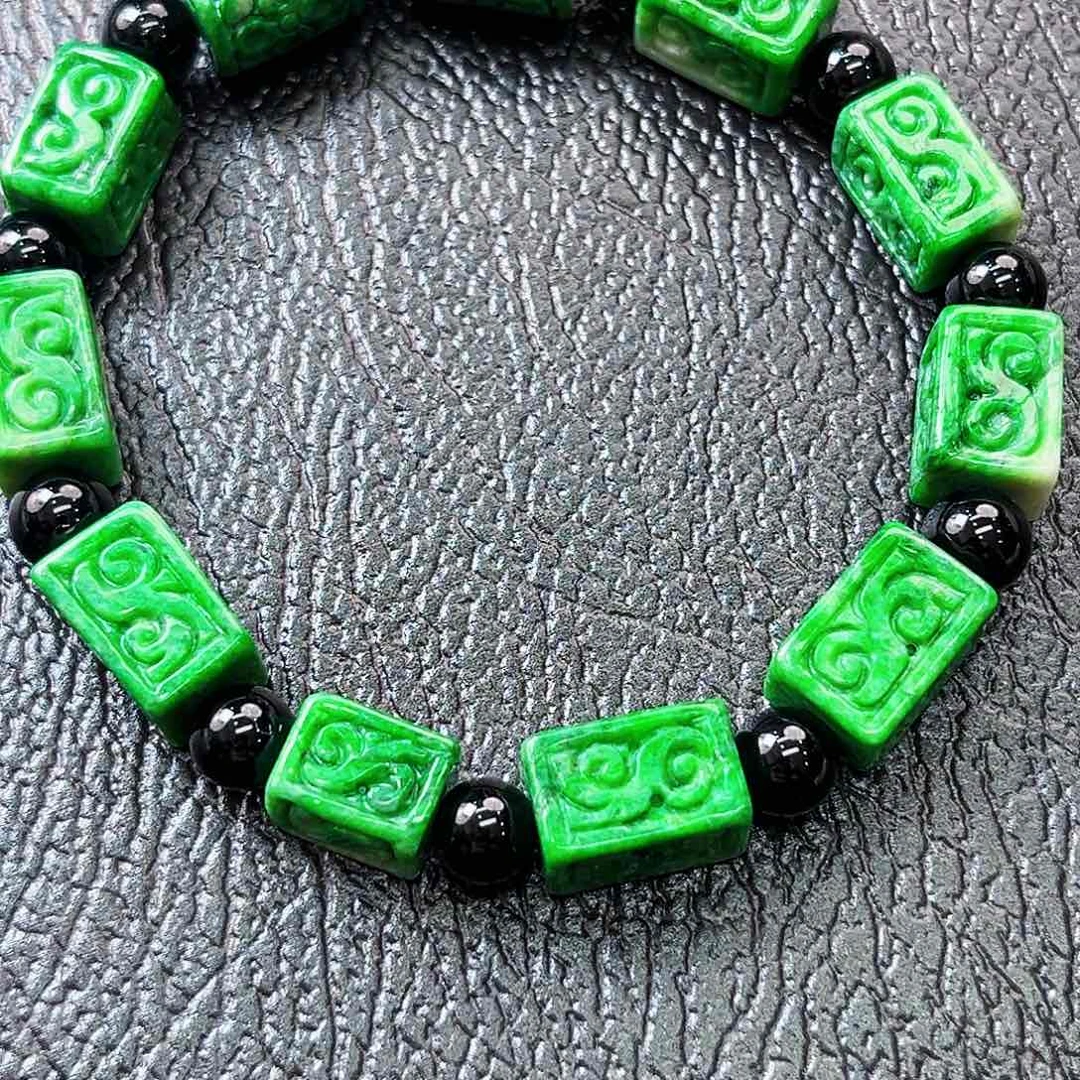 颈饰未镶嵌翡翠多样性