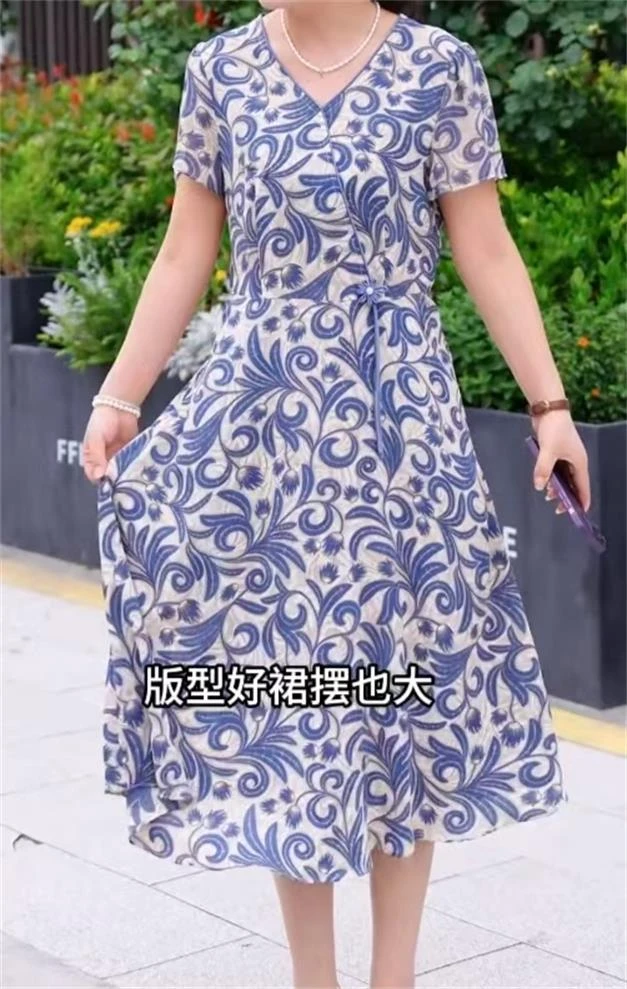 高端新中式妈妈连衣裙2025新款印花短袖收腰显瘦洋气中长款连衣裙